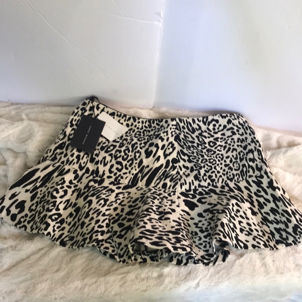 “ZARA” NWT Animal Print Mini Skirt . - Picture 3 of 8
